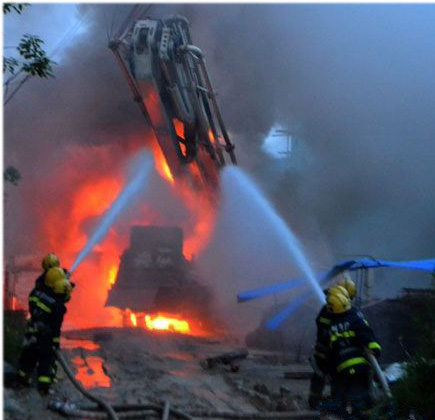 電纜著(zhù)火，礦工遇難！